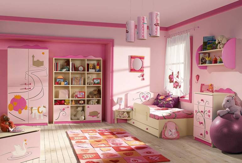 Bonic interior de l’habitació per a nens