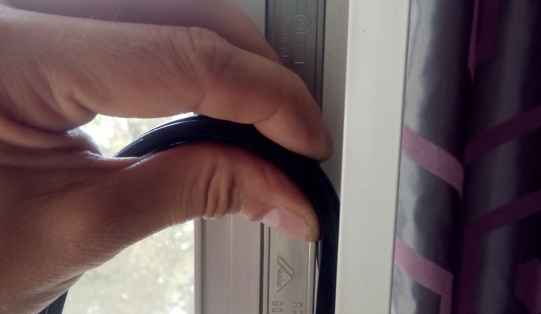  how to change the seal on plastic windows