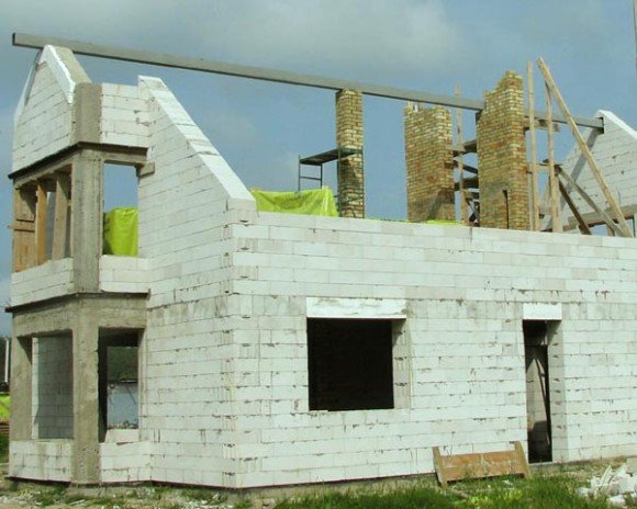 Der Bau eines halben Daches