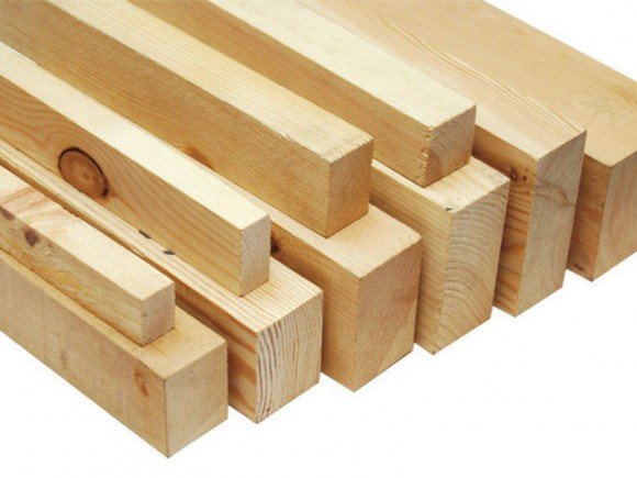 Barres en bois pour un toit