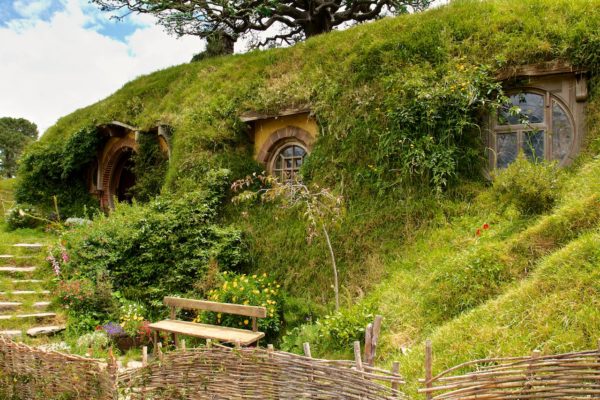 Casa Hobbit, Reino Unido